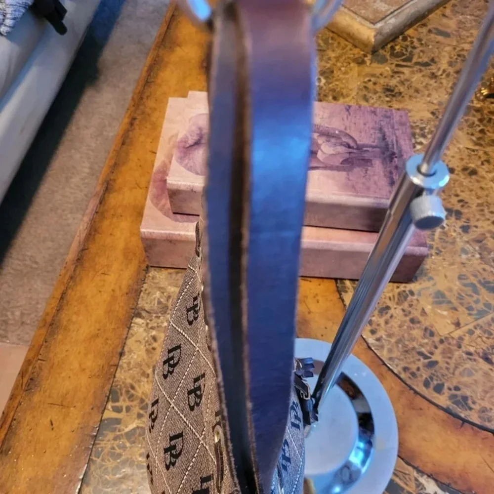 Dooney & Bourke Tote Bag - Picture 5 of 10